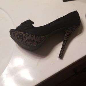 Sexy leopard stilettos